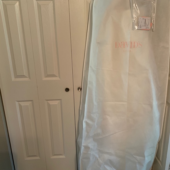 NWT Beautiful Lace Wedding Dress